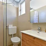 Stylish Family Retreat With Shared Pool * Fažana