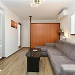 Stylish Family Retreat With Shared Pool * Fažana