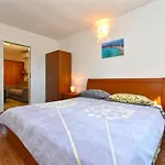 Apartament Stylish Family Retreat With Shared Pool Fažana