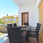 Stylish Family Retreat With Shared Pool * Fažana