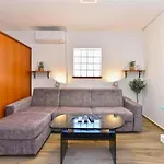 Stylish Family Retreat With Shared Pool * Fažana