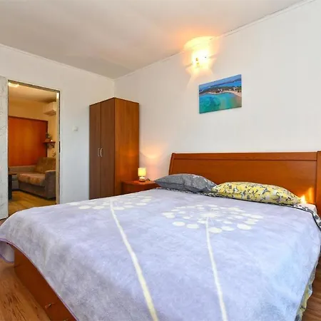 Apartmán Stylish Family Retreat With Shared Pool Fažana