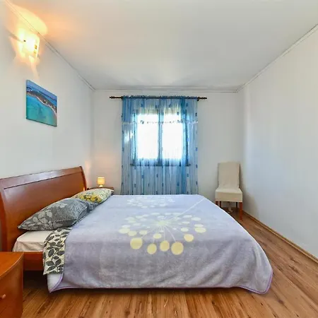 Διαμέρισμα Stylish Family Retreat With Shared Pool