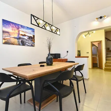 Apartmán Stylish Family Retreat With Shared Pool