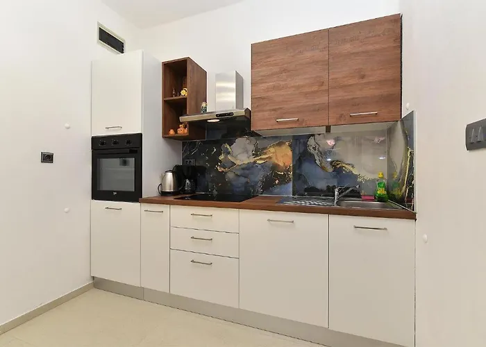 Stylish Family Retreat With Shared Pool Fažana