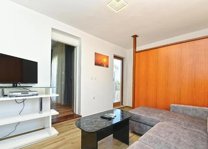 Stylish Family Retreat With Shared Pool Apartman Fažana