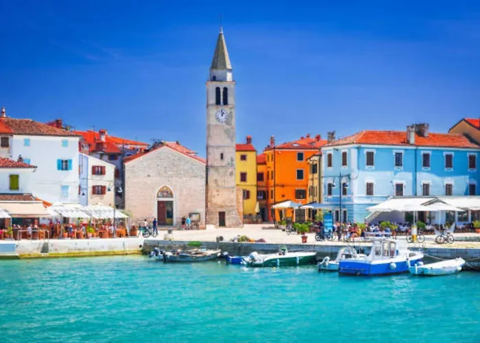 Apartman Stylish Family Retreat With Shared Pool Fažana