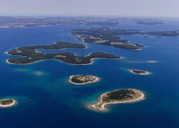 Apartman Stylish Family Retreat With Shared Pool *