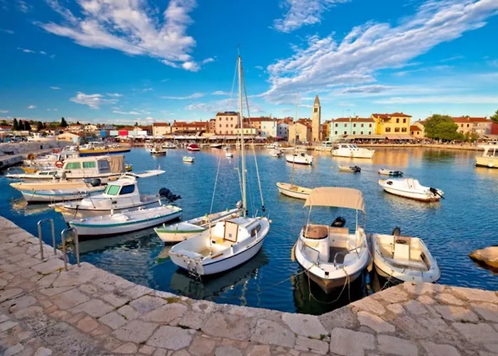 Stylish Family Retreat With Shared Pool Apartman Fažana