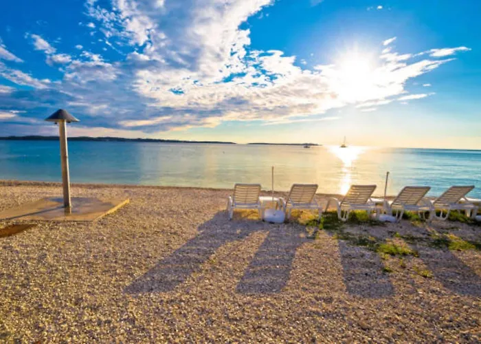 Apartman Stylish Family Retreat With Shared Pool *